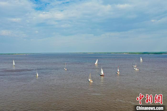 中俄国际帆船赛启航 60名选手沿黑龙江赴俄港
