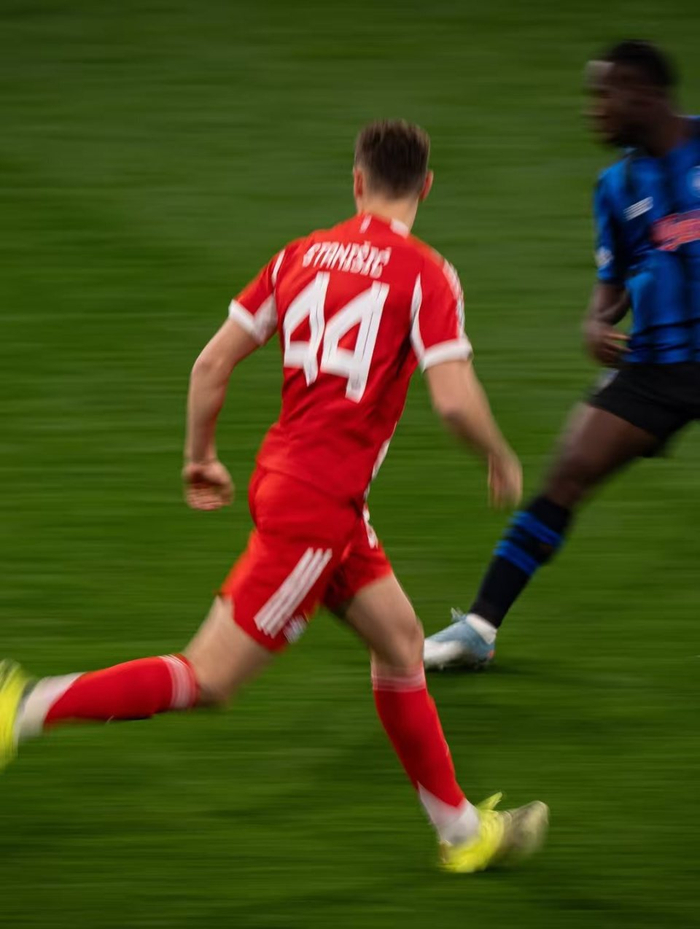 斯坦尼西奇关键助攻助拜仁晋级欧冠八强 社交媒