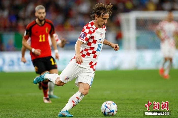 法国吉鲁破门登顶射手王 法英大战将上演